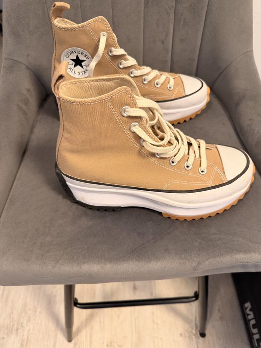 Converse run star hike