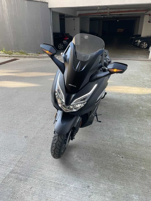 Honda forza 350    .