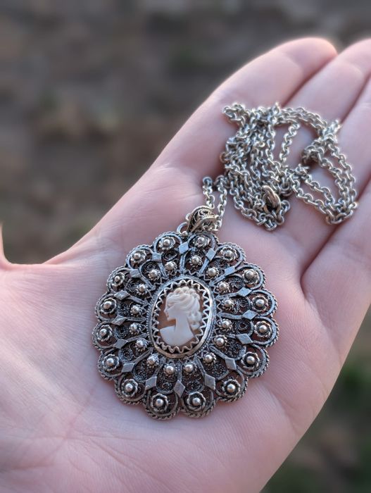 Vechi colier lant argint 800, pandantiv camee, rama filigran, copii