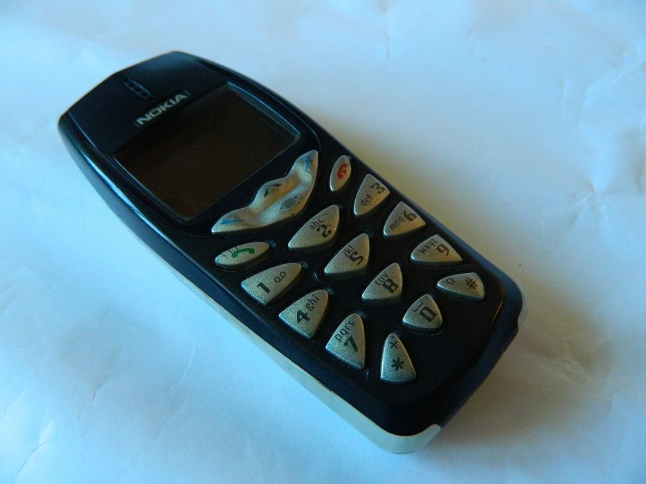 Nokia 3510 + incarcator , liber de retea .