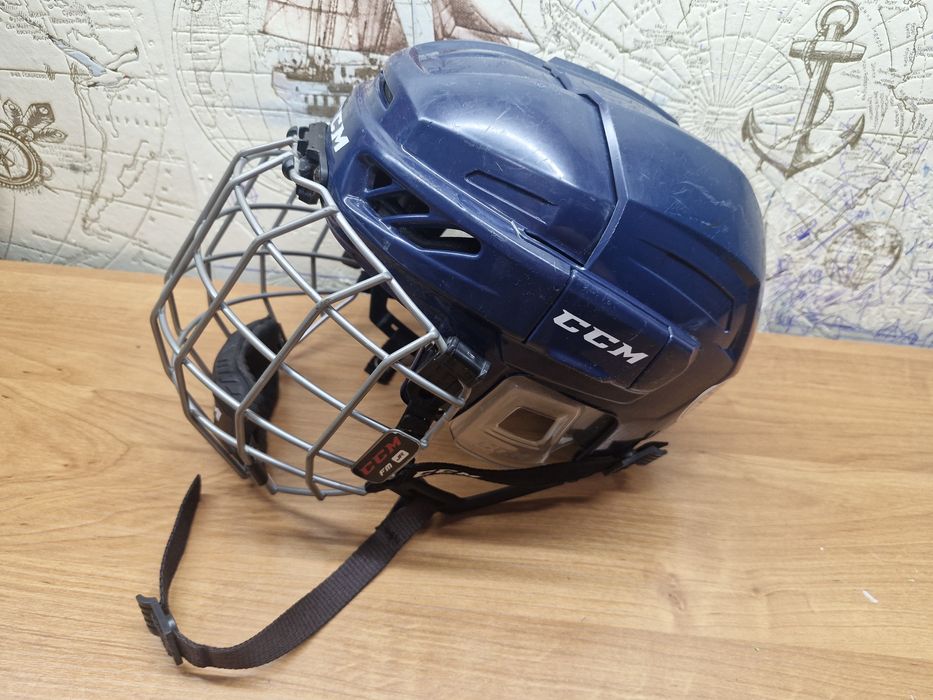 хоккейный шлем CCM FitLite 3DS с маской.