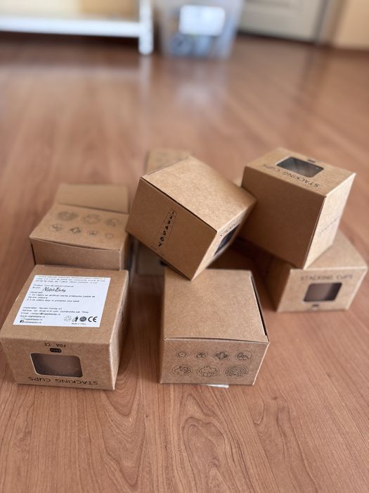 Turn de stivuit cu forme, cifre