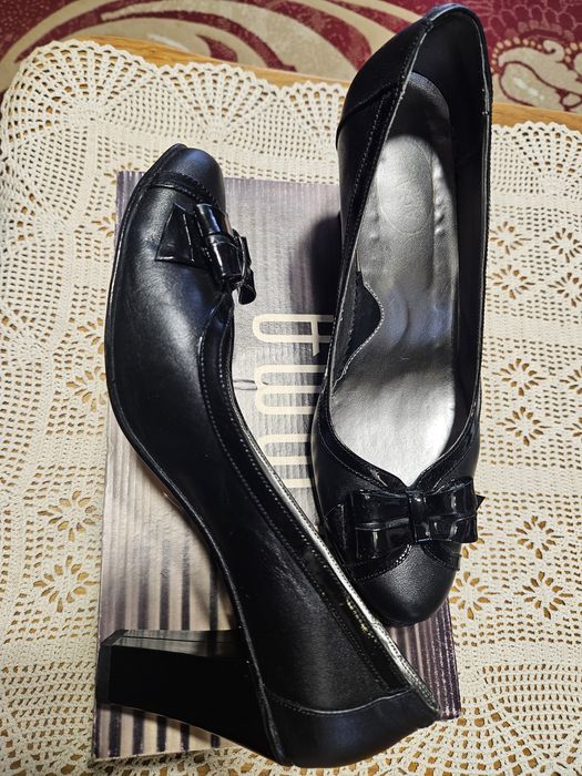 Vand pantofi dama din pielr