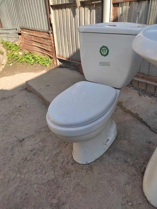 Унитаз с бочком белая