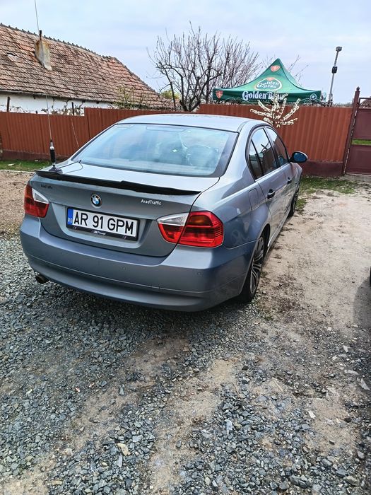 Vând BMW e90,2 litri benzina