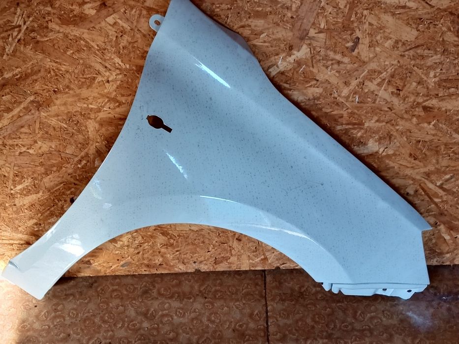Продам крыло переднее гранта фл