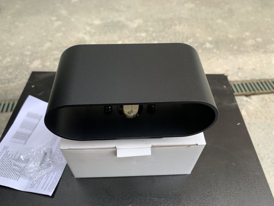 Аплик за стена/декоративно осветление