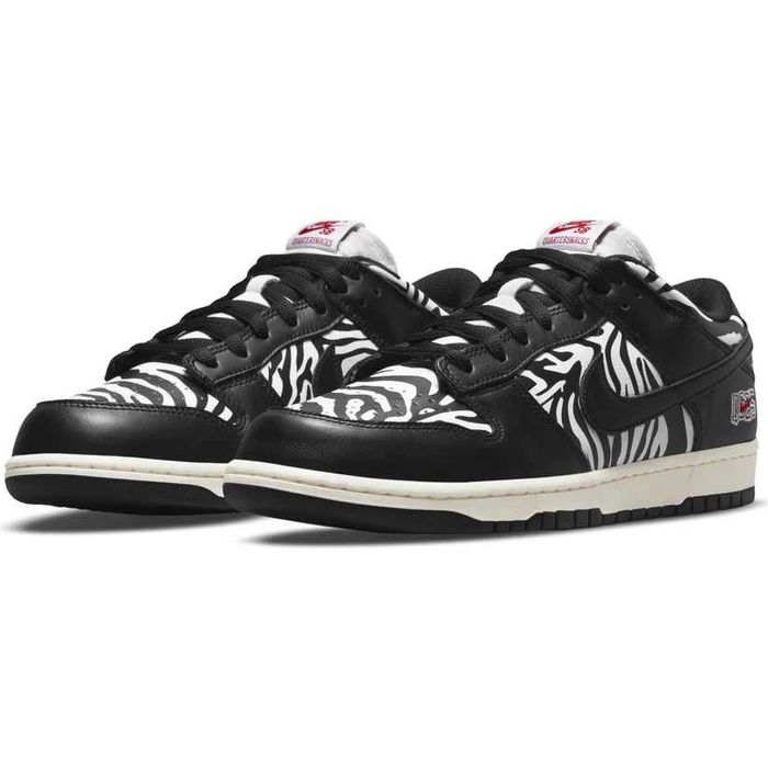Nike SB x Quartersnacks Dunk Low OG QS Zebra