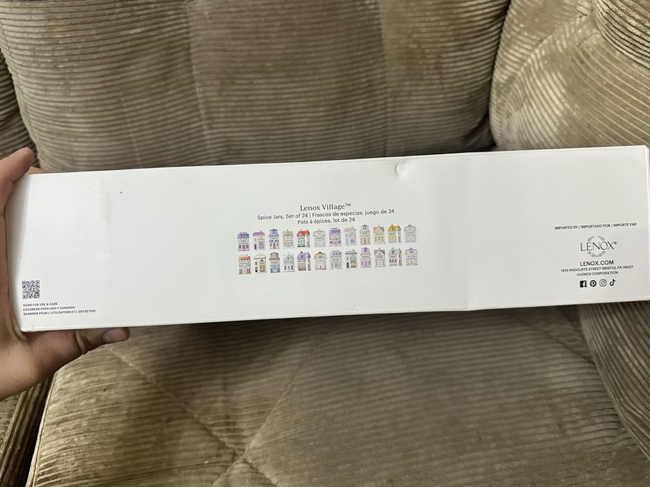 Продается новый , неиспользованный набор Lenox посуды для специй