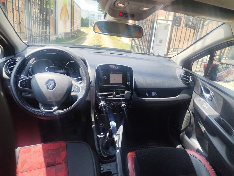 Renault clio 4 rosu