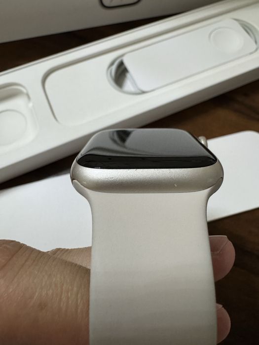 Apple watch series 7/45 starlight