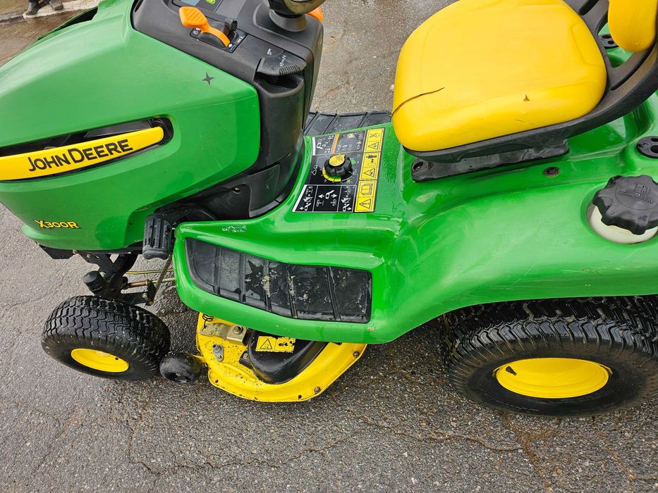 Тракторна Косачка JOHN DEERE X300R/KAWASAKI.18.К.С. Перфектна