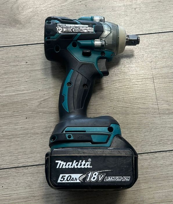 Amanet F28: Masina de insurubat cu impact Makita Dtw 285
