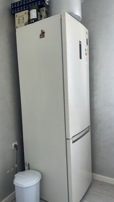 Холодильник, LG. Очень хорошем состоянии. Продаю в связи с переездом
