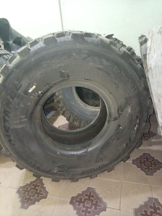 Болонлар сотилади размер 425/85/21 . Хитой