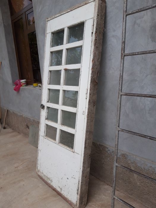 Ишик сотилади эни86см ойналари жойида