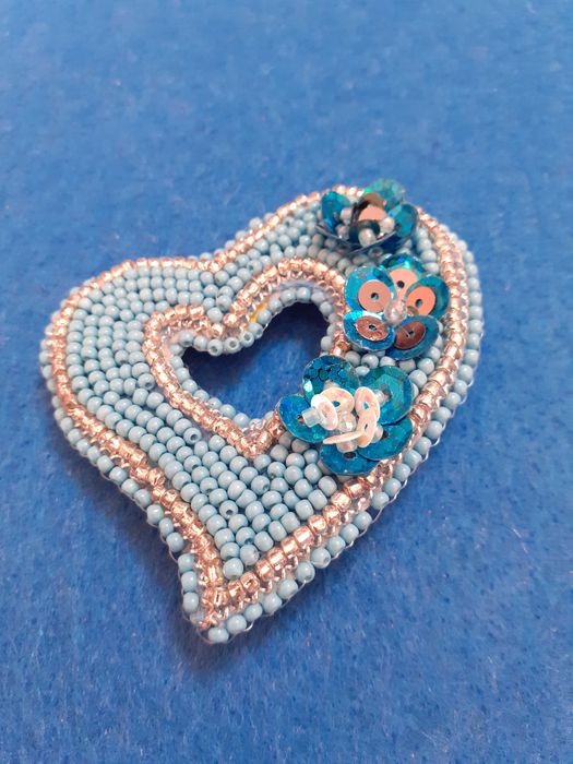 Брошки из бисера