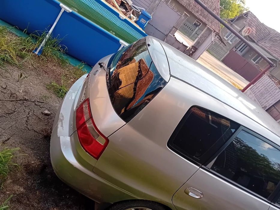 Vând Kia Karend  an 2007