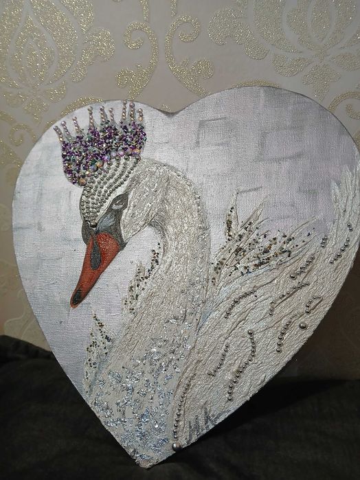 Картина с лебед за влюбени