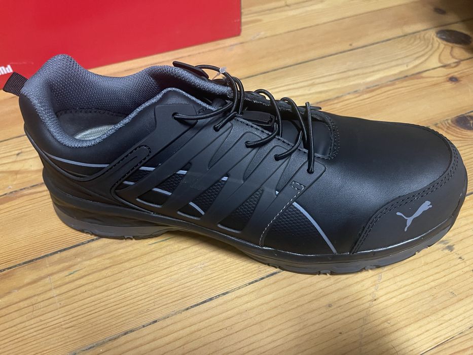 Продавам работни обувки