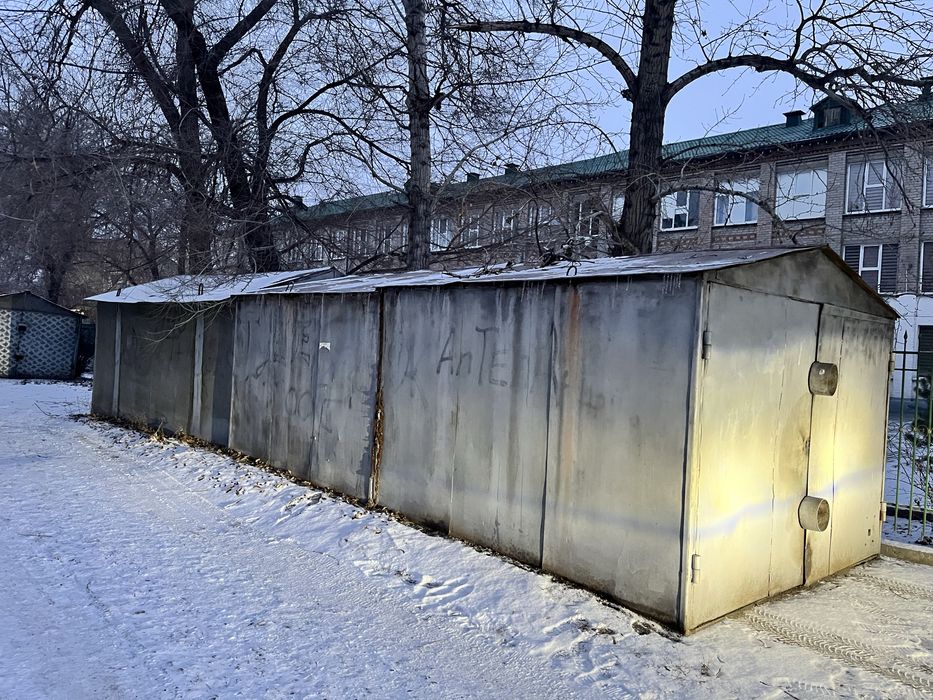 Продам гараж для внедорожника