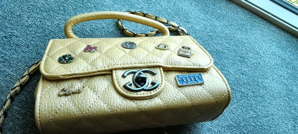 Ежедневна дамска чанта  Изработена от еко кожа