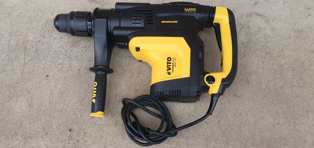 Ciocan rotopercutor mare .