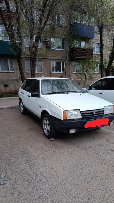 Lada 2109 белый.