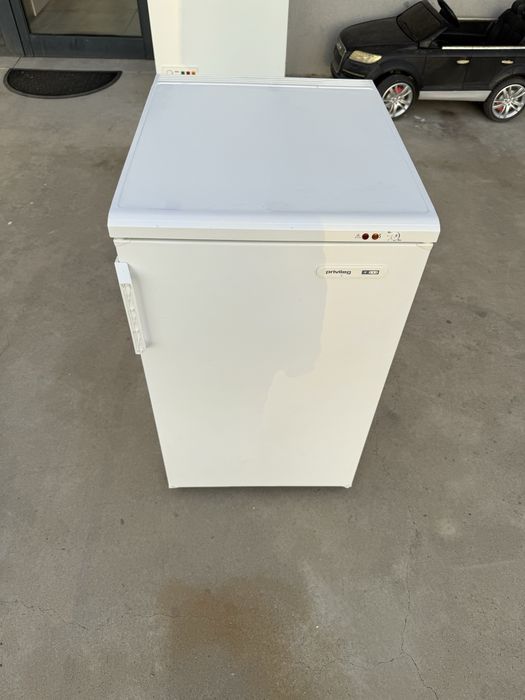 Малък фризер Привилег 50 см широк