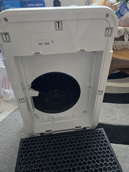 Purificator aer Midea Dezumidificator