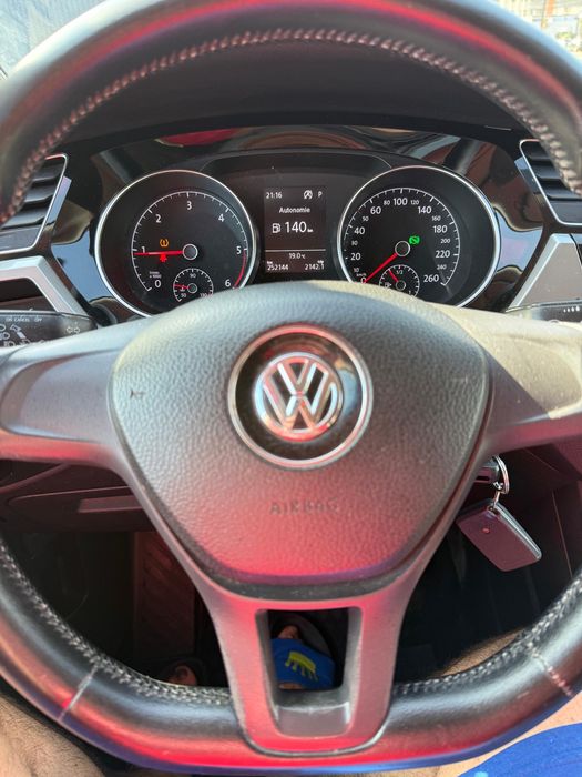 VOLKSWAGEN Touran 2018 — imagine 2