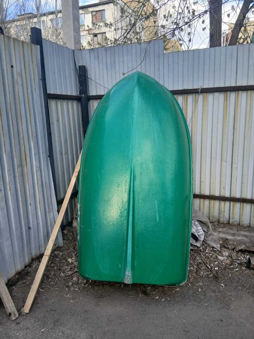 лодка пластиковая