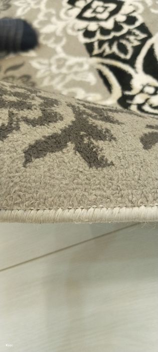 Продается ковер серого оттенка
