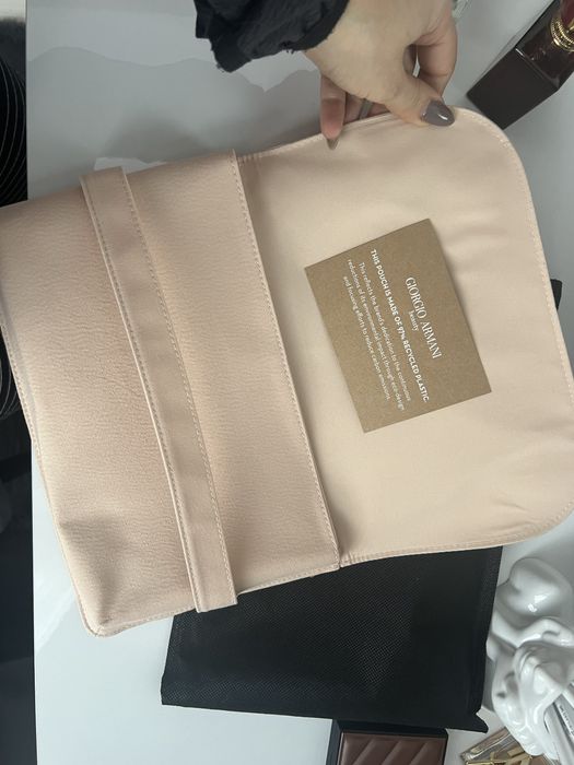 Нова козметична чантичка Армани