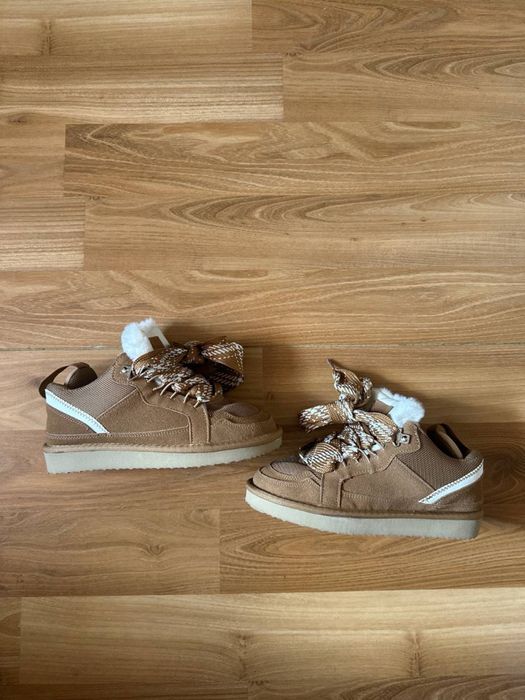 Papuci imblanati cu eticheta (nu Nike, Gucci, Adidas, Balenciaga)
