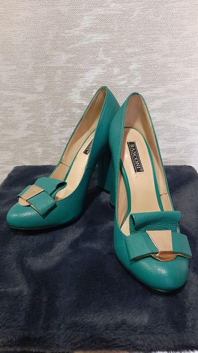 Продам туфли Basconi