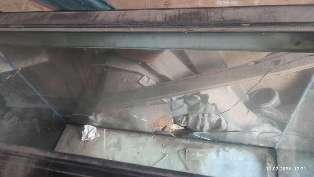 Аквариум 200л , не целый