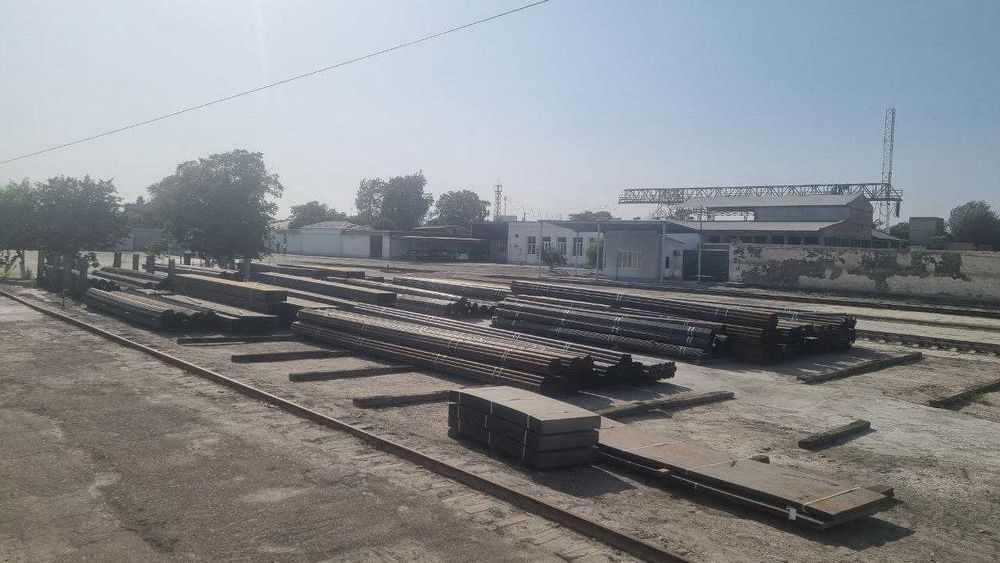 Темир йул веткали база + гишт заводи сотилади 1,23 га