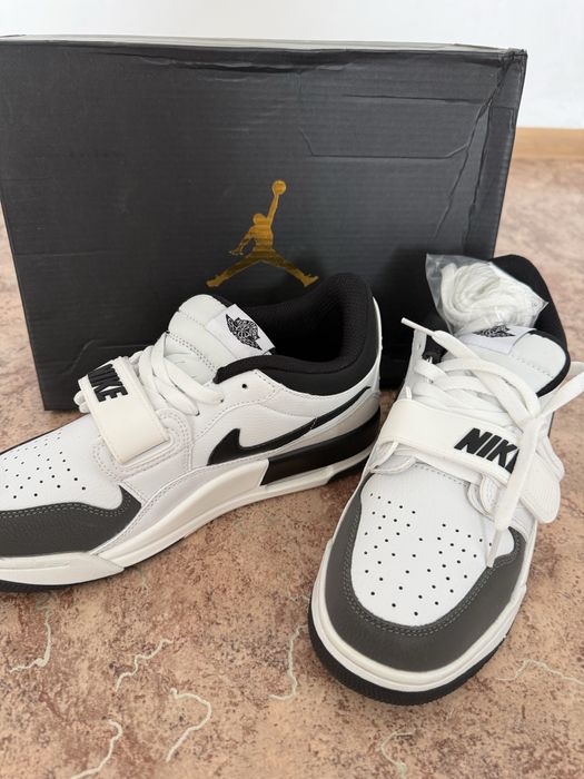 Кроссовки Найк 39-40 размер , новые