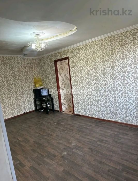 Продается квартира барачного типа. Угловая