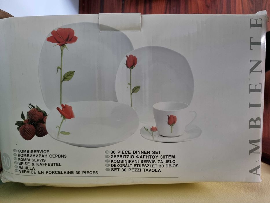 4 seturi veselă a câte 30 bucăți