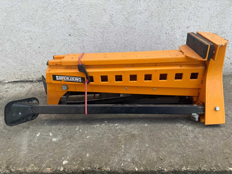 Menghina Triton SJA200 Superjaws