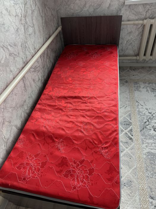 Продам кровать односпальную.