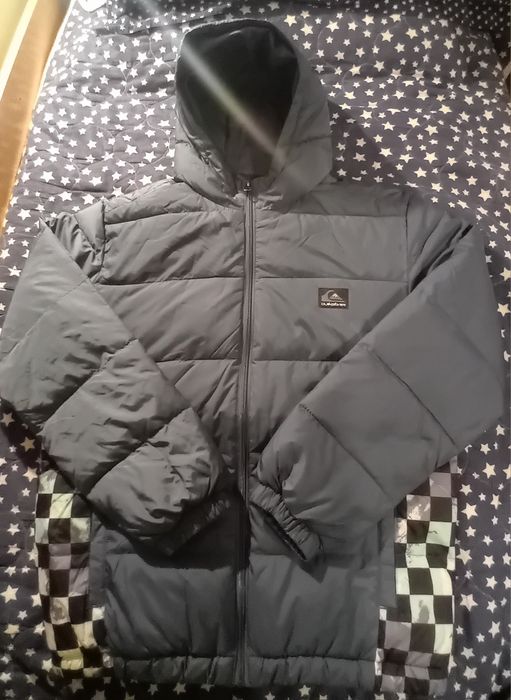 Чисто ново яке Quicksilver.