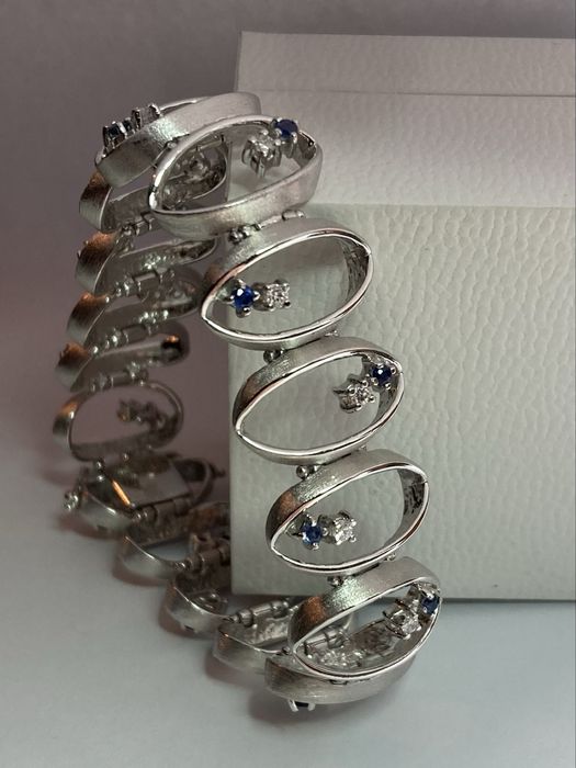 Bratara aur alb cu diamante si safire