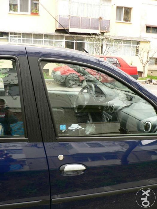 Autocolant montanti/stalpi negru carbon/mat Dacia Logan(2005-2011)