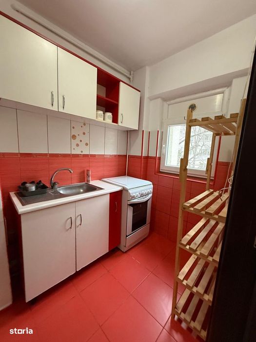 dristor 6-7 min metrou libera