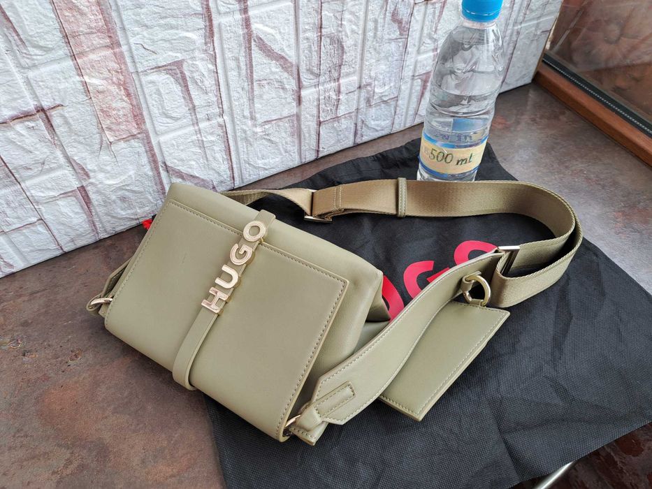 дамска чанта,HUGO,малка  чантичка,хуго