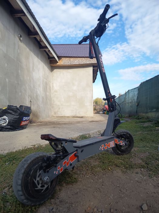 Vând trotineta electrica!