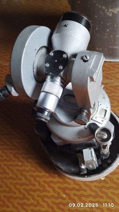 Оптический прибор теодолит